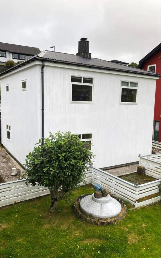 Ferienwohnung Cosy House Near Airport Sørvágur Exterior foto