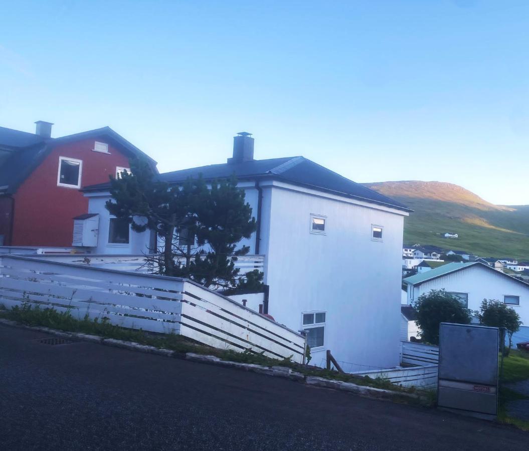 Ferienwohnung Cosy House Near Airport Sørvágur Exterior foto